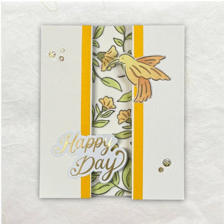 De kaart is op een bijzondere wijze gevouwen. De bloemen en de vogel zijn gesjabloneerd en gestanst.